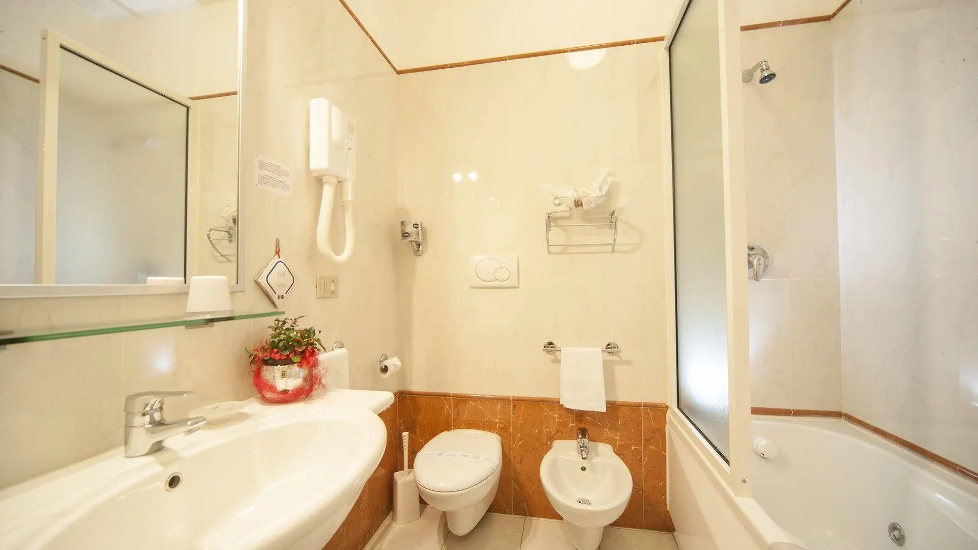 Hotel Bisanzio Ravenna 4*,  Italy