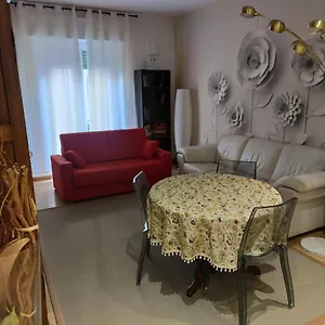  Appartamento Emmerosa, Centro Città, Parcheggio Italia
